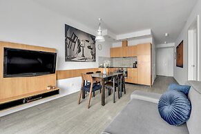 Waterlane Riverside - SPA, Pool, Gym & Parking by Downtown Apartments