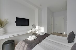 Waterlane Riverside - SPA, Pool, Gym & Parking by Downtown Apartments