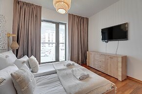 Waterlane Riverside - SPA, Pool, Gym & Parking by Downtown Apartments