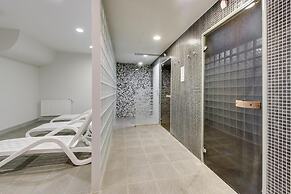 Waterlane Riverside - SPA, Pool, Gym & Parking by Downtown Apartments