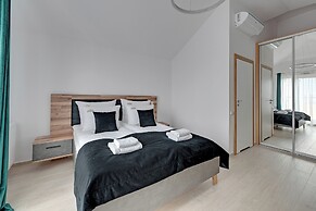 Waterlane Riverside - SPA, Pool, Gym & Parking by Downtown Apartments