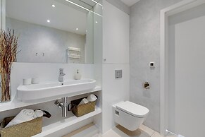 Waterlane Riverside - SPA, Pool, Gym & Parking by Downtown Apartments