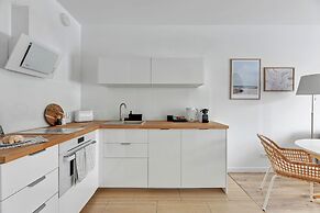 Waterlane Riverside - SPA, Pool, Gym & Parking by Downtown Apartments