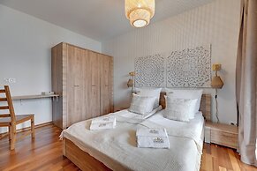 Waterlane Riverside - SPA, Pool, Gym & Parking by Downtown Apartments