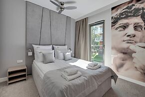 Waterlane Riverside - SPA, Pool, Gym & Parking by Downtown Apartments