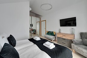 Waterlane Riverside - SPA, Pool, Gym & Parking by Downtown Apartments