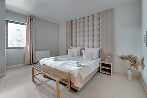 Waterlane Riverside - SPA, Pool, Gym & Parking by Downtown Apartments