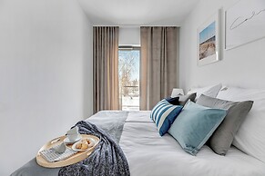 Waterlane Riverside - SPA, Pool, Gym & Parking by Downtown Apartments