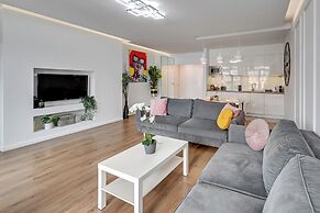 Waterlane Riverside - SPA, Pool, Gym & Parking by Downtown Apartments