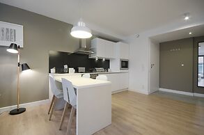 Waterlane Riverside - SPA, Pool, Gym & Parking by Downtown Apartments