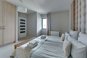 Waterlane Riverside - SPA, Pool, Gym & Parking by Downtown Apartments