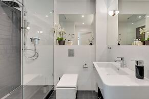 Waterlane Riverside - SPA, Pool, Gym & Parking by Downtown Apartments