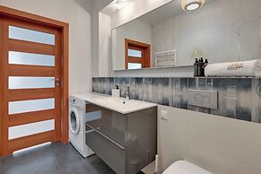 Waterlane Riverside - SPA, Pool, Gym & Parking by Downtown Apartments