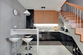 Waterlane Riverside - SPA, Pool, Gym & Parking by Downtown Apartments