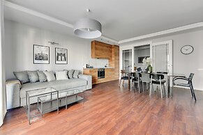 Waterlane Riverside - SPA, Pool, Gym & Parking by Downtown Apartments