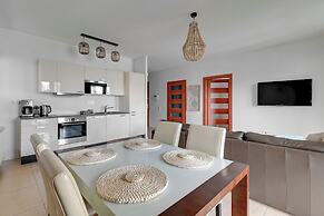 Waterlane Riverside - SPA, Pool, Gym & Parking by Downtown Apartments