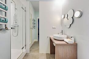 Waterlane Riverside - SPA, Pool, Gym & Parking by Downtown Apartments