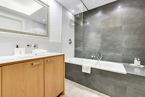 Waterlane Riverside - SPA, Pool, Gym & Parking by Downtown Apartments