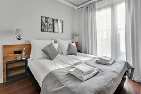 Waterlane Riverside - SPA, Pool, Gym & Parking by Downtown Apartments