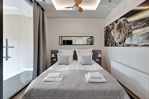 Waterlane Riverside - SPA, Pool, Gym & Parking by Downtown Apartments