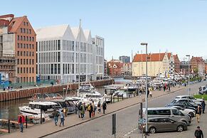 Waterlane Riverside - SPA, Pool, Gym & Parking by Downtown Apartments