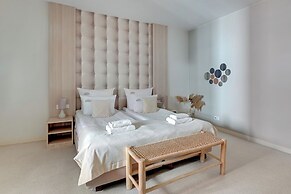 Waterlane Riverside - SPA, Pool, Gym & Parking by Downtown Apartments