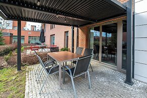 Waterlane Riverside - SPA, Pool, Gym & Parking by Downtown Apartments