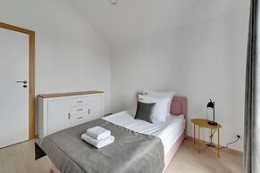 Waterlane Riverside - SPA, Pool, Gym & Parking by Downtown Apartments