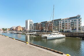 Waterlane Riverside - SPA, Pool, Gym & Parking by Downtown Apartments