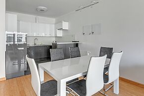 Waterlane Riverside - SPA, Pool, Gym & Parking by Downtown Apartments