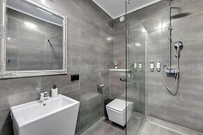 Waterlane Riverside - SPA, Pool, Gym & Parking by Downtown Apartments