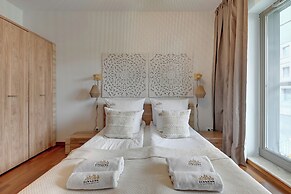 Waterlane Riverside - SPA, Pool, Gym & Parking by Downtown Apartments