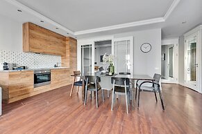 Waterlane Riverside - SPA, Pool, Gym & Parking by Downtown Apartments