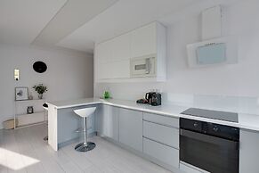 Waterlane Riverside - SPA, Pool, Gym & Parking by Downtown Apartments