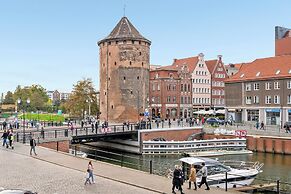 Waterlane Riverside - SPA, Pool, Gym & Parking by Downtown Apartments