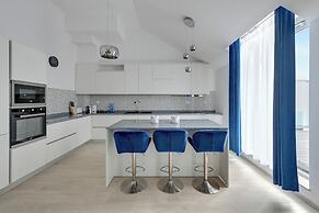 Waterlane Riverside - SPA, Pool, Gym & Parking by Downtown Apartments