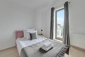 Waterlane Riverside - SPA, Pool, Gym & Parking by Downtown Apartments