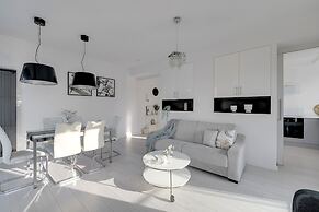 Waterlane Riverside - SPA, Pool, Gym & Parking by Downtown Apartments