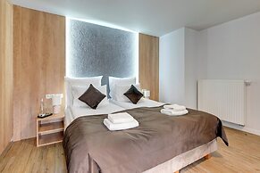 Waterlane Riverside - SPA, Pool, Gym & Parking by Downtown Apartments