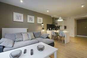 Waterlane Riverside - SPA, Pool, Gym & Parking by Downtown Apartments