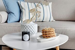 Waterlane Riverside - SPA, Pool, Gym & Parking by Downtown Apartments