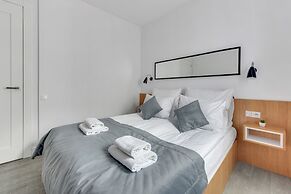 Waterlane Riverside - SPA, Pool, Gym & Parking by Downtown Apartments