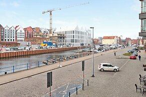 Waterlane Riverside - SPA, Pool, Gym & Parking by Downtown Apartments