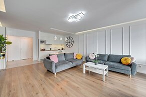 Waterlane Riverside - SPA, Pool, Gym & Parking by Downtown Apartments