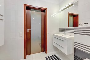 Waterlane Riverside - SPA, Pool, Gym & Parking by Downtown Apartments