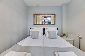 Waterlane Riverside - SPA, Pool, Gym & Parking by Downtown Apartments