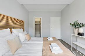 Waterlane Riverside - SPA, Pool, Gym & Parking by Downtown Apartments