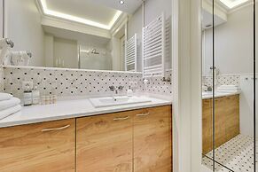 Waterlane Riverside - SPA, Pool, Gym & Parking by Downtown Apartments