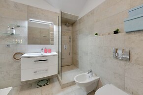 Waterlane Riverside - SPA, Pool, Gym & Parking by Downtown Apartments