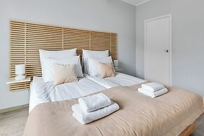 Waterlane Riverside - SPA, Pool, Gym & Parking by Downtown Apartments